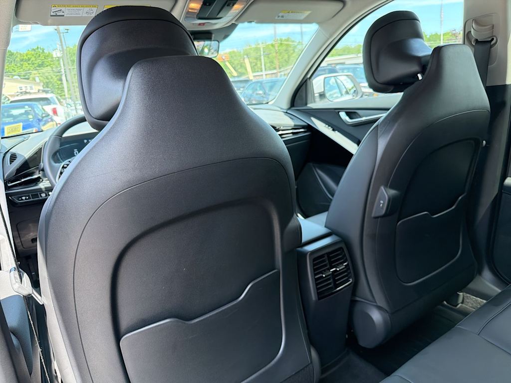 Thumbnail: 2024 Kia Niro - 28