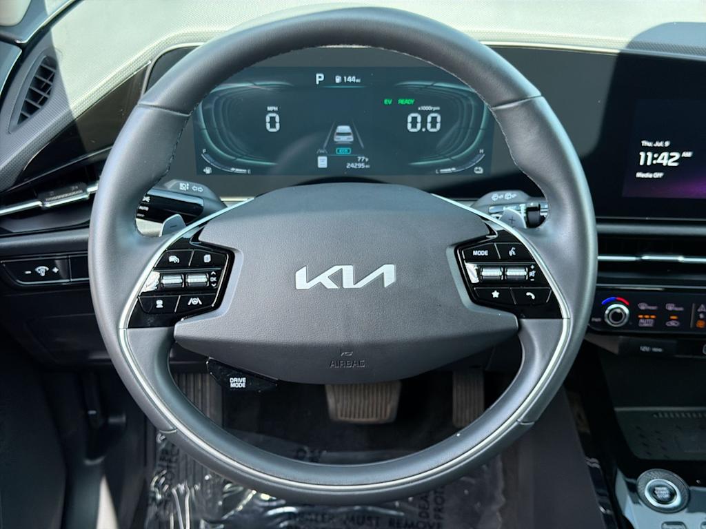 Thumbnail: 2024 Kia Niro - 14