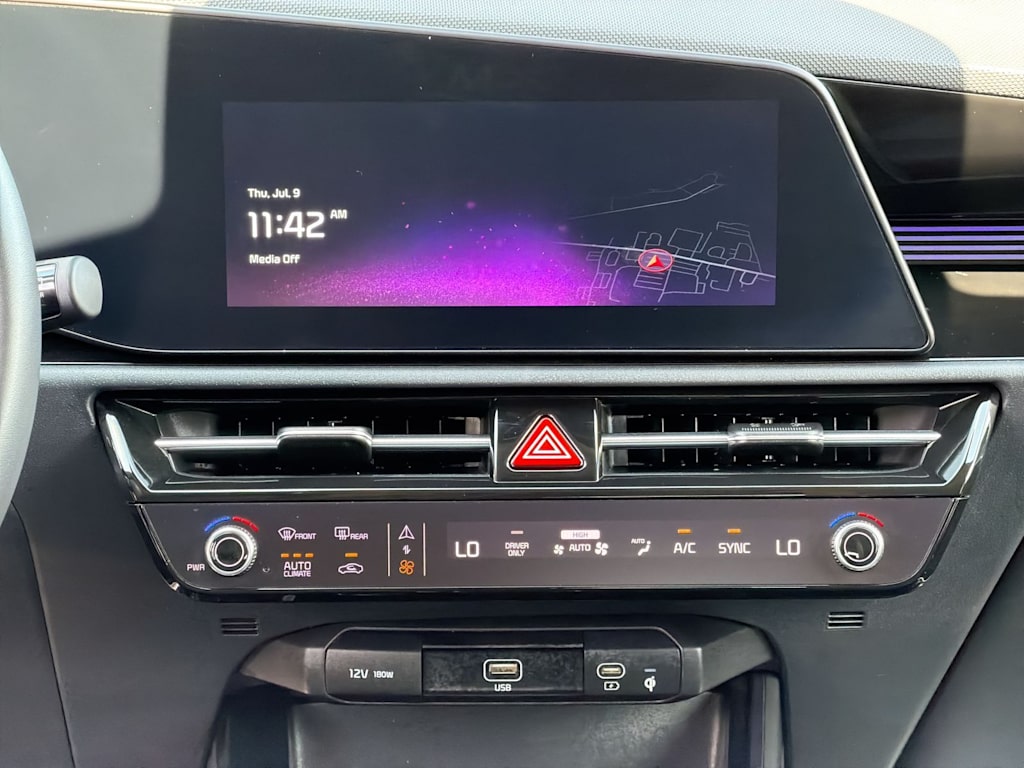 Thumbnail: 2024 Kia Niro - 15