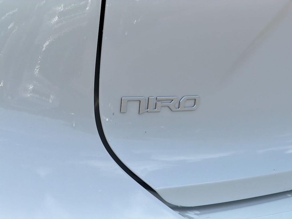 Thumbnail: 2024 Kia Niro - 26