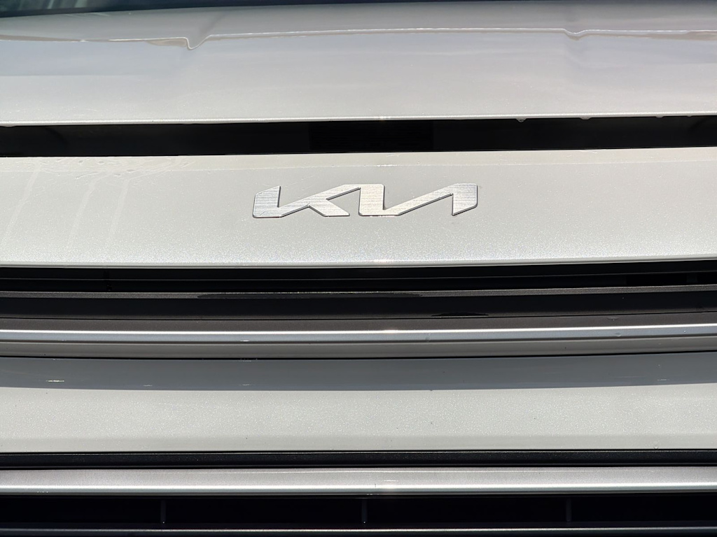 Thumbnail: 2024 Kia Niro - 7
