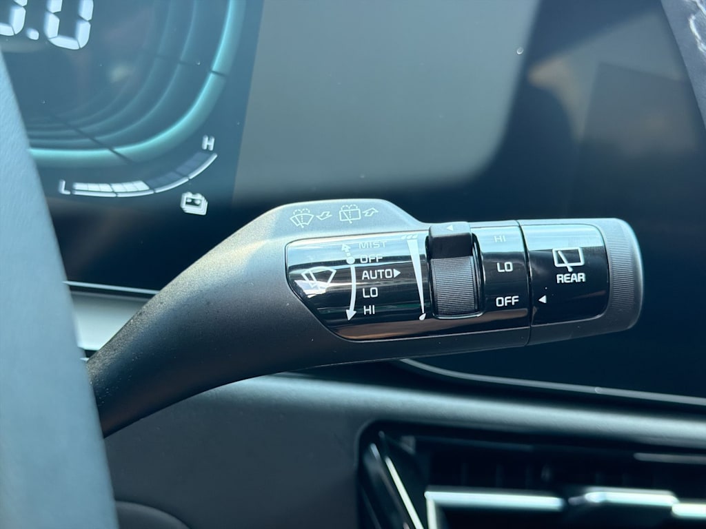 Thumbnail: 2024 Kia Niro - 32