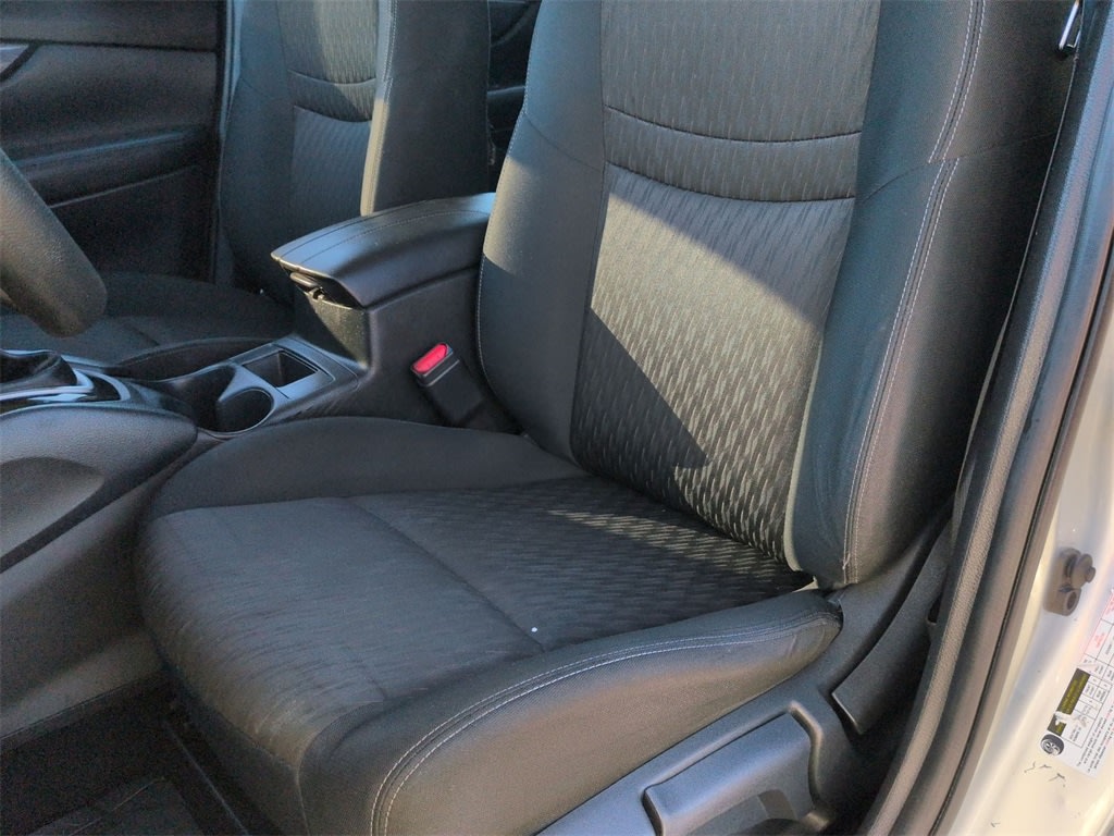 Thumbnail: 2019 Nissan Rogue - 10