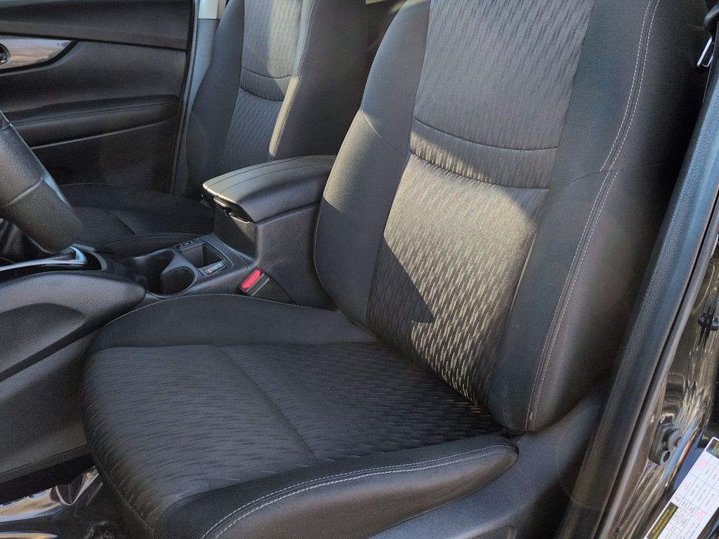 Thumbnail: 2019 Nissan Rogue - 10