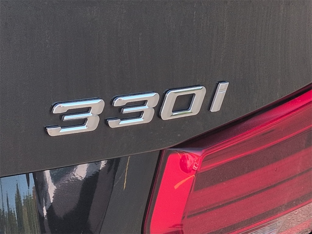 Thumbnail: 2017 BMW 3 Series - 26