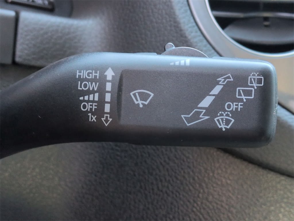 Thumbnail: 2016 Volkswagen Tiguan - 16