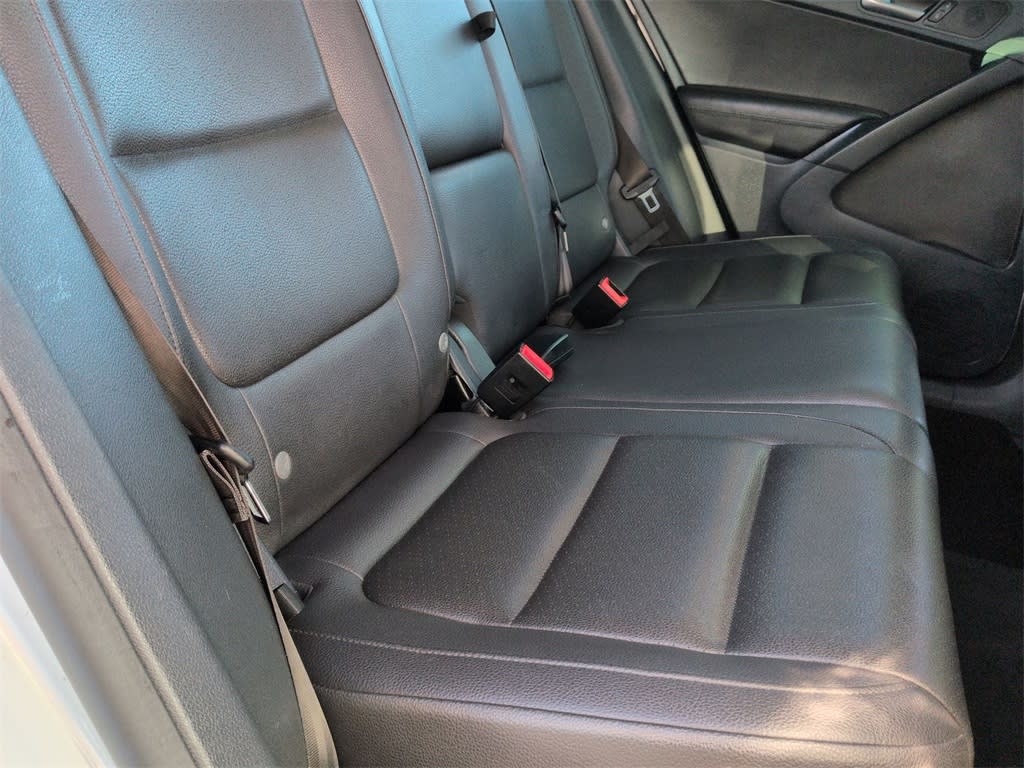 Thumbnail: 2016 Volkswagen Tiguan - 11