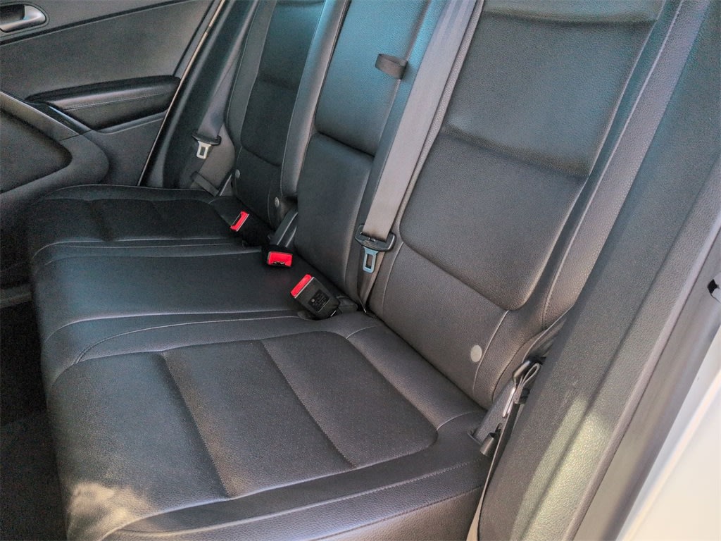 Thumbnail: 2016 Volkswagen Tiguan - 12