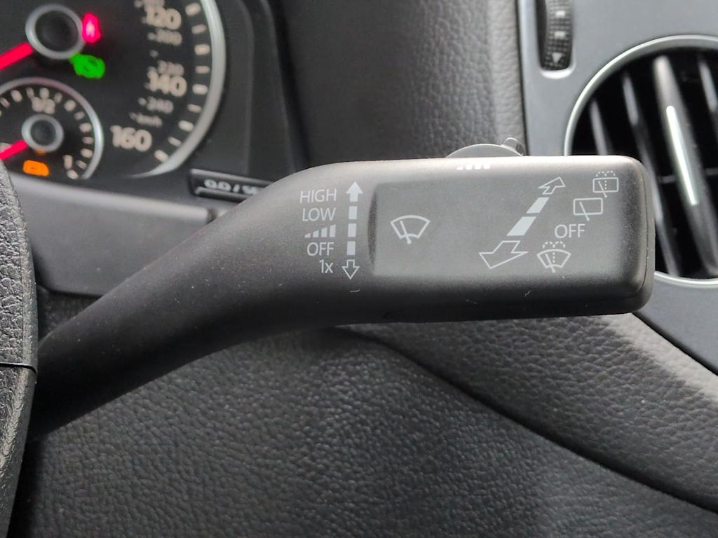 Thumbnail: 2018 Volkswagen Tiguan - 15