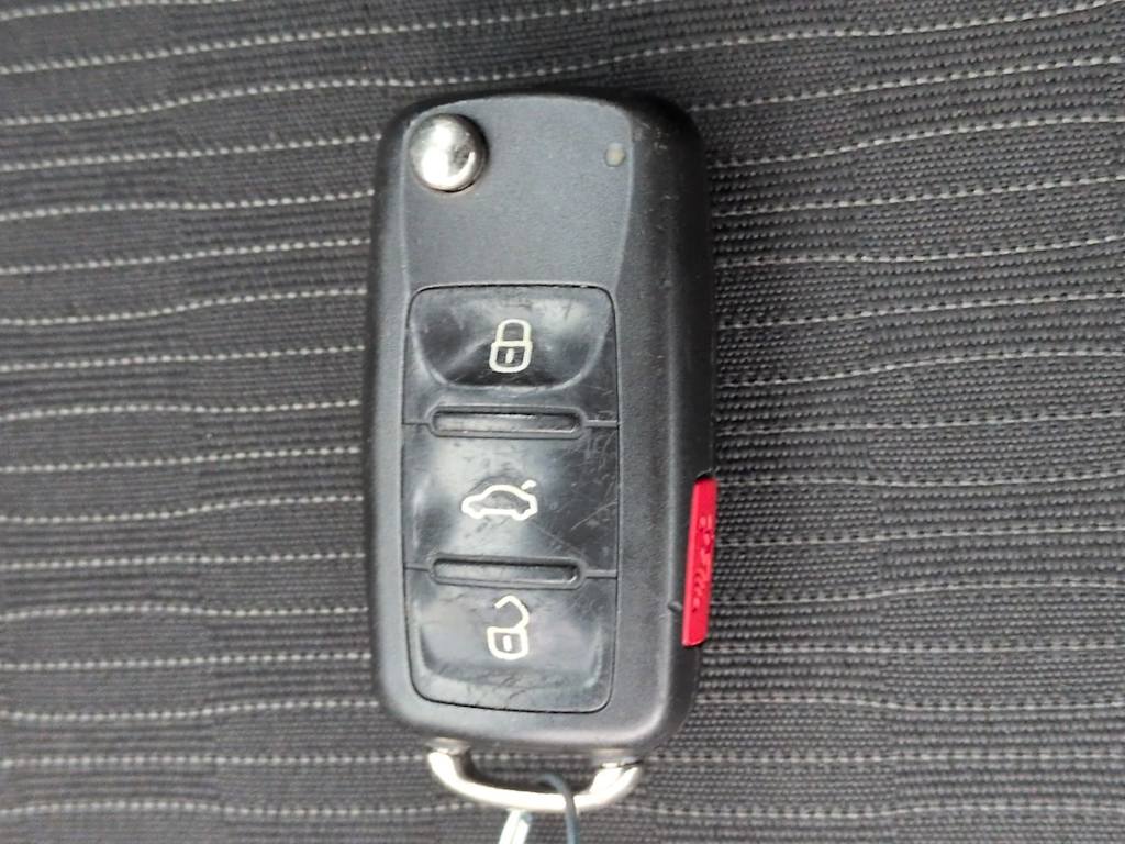 Thumbnail: 2018 Volkswagen Tiguan - 18