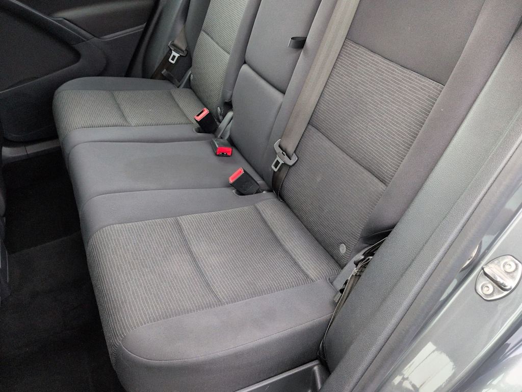 Thumbnail: 2018 Volkswagen Tiguan - 12