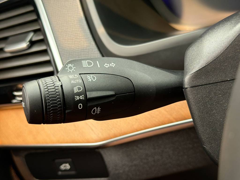 Thumbnail: 2023 Volvo XC90 - 32