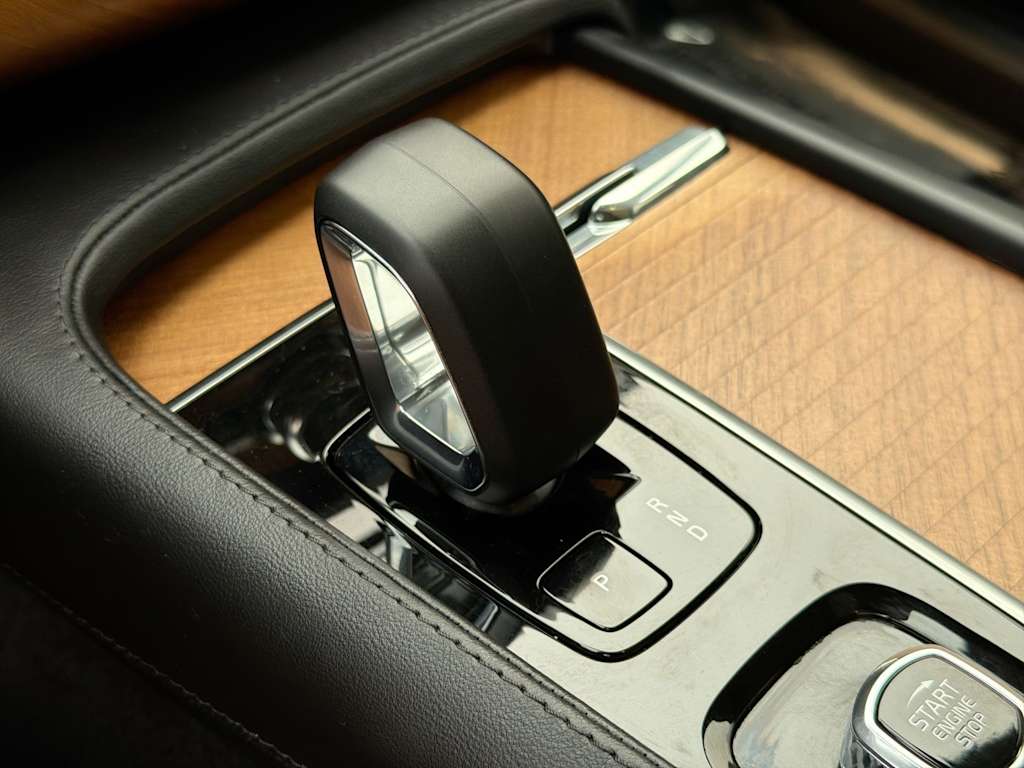 Thumbnail: 2023 Volvo XC90 - 37