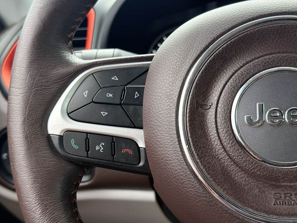 Thumbnail: 2016 Jeep Renegade - 30