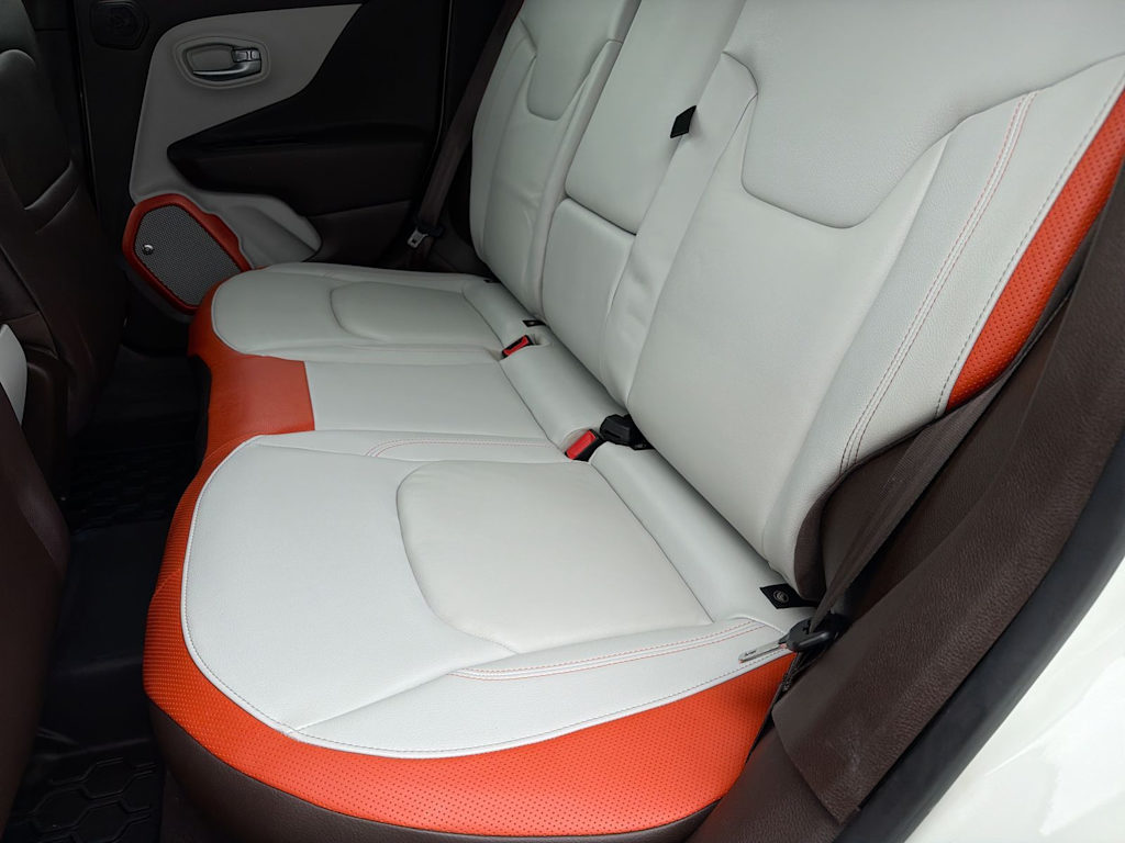Thumbnail: 2016 Jeep Renegade - 12