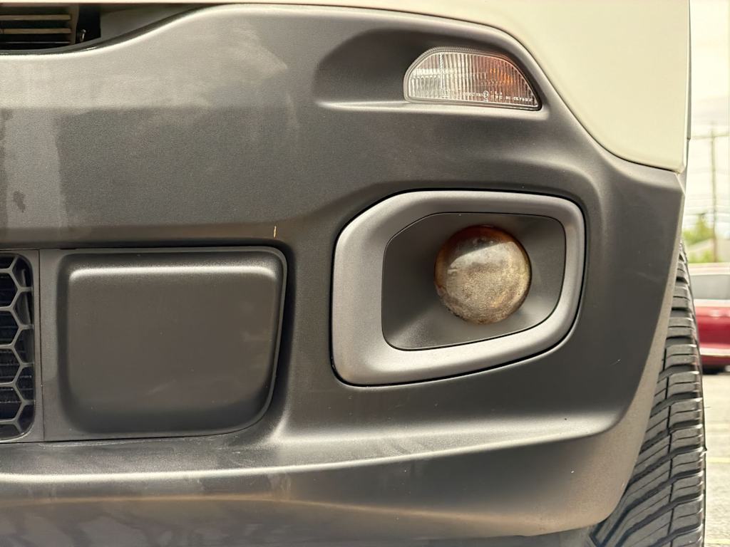 Thumbnail: 2016 Jeep Renegade - 25