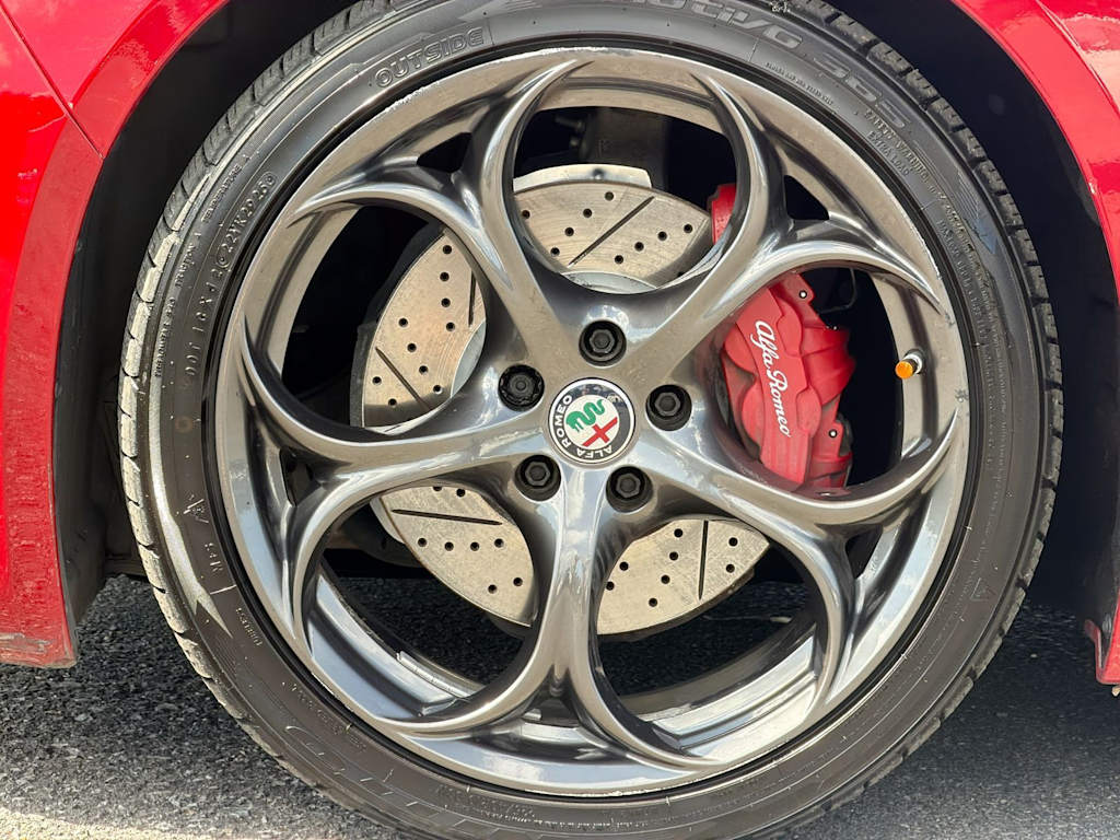 Thumbnail: 2017 Alfa Romeo Giulia - 6