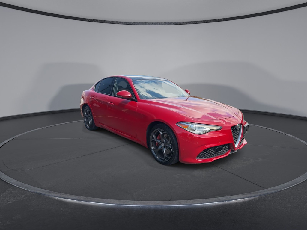 Thumbnail: 2017 Alfa Romeo Giulia - 5