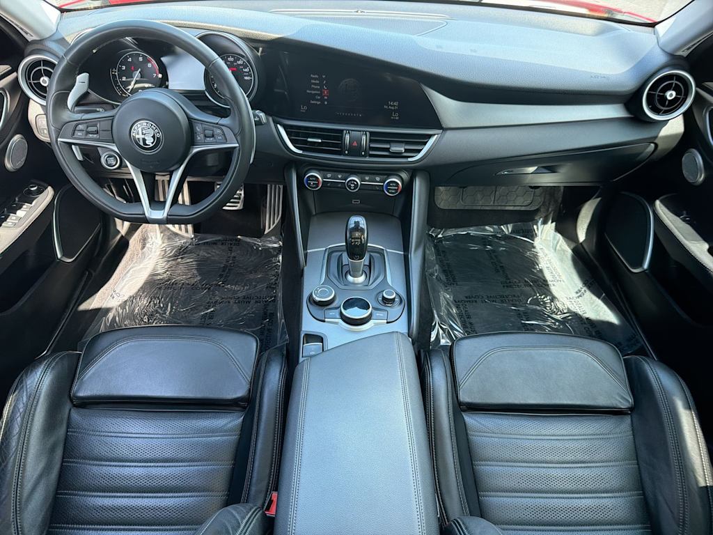 Thumbnail: 2017 Alfa Romeo Giulia - 8
