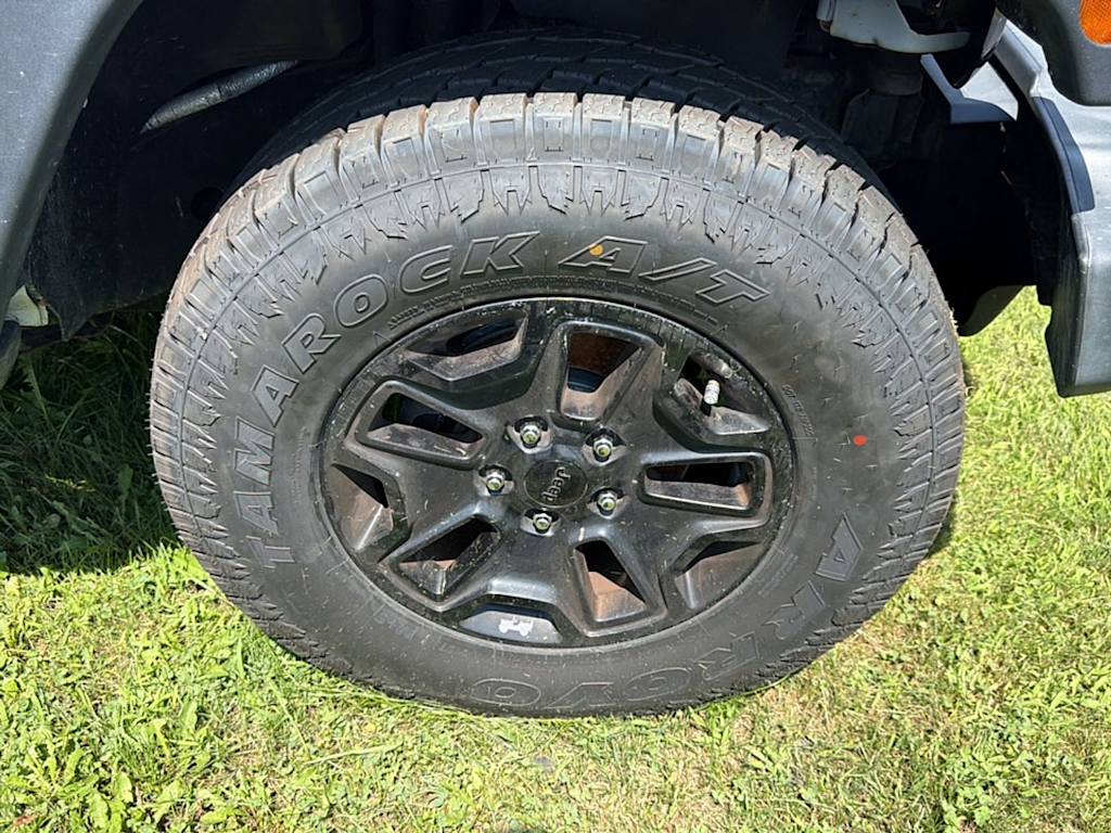 Thumbnail: 2017 Jeep Wrangler - 19