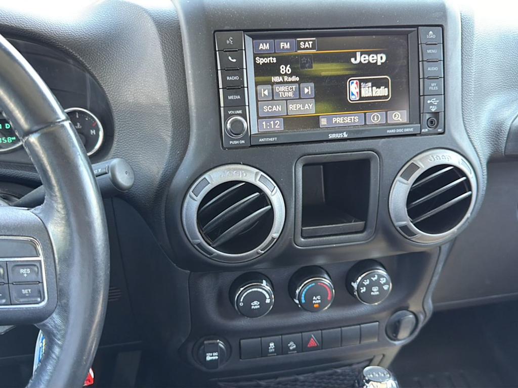 Thumbnail: 2017 Jeep Wrangler - 17