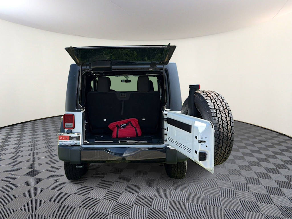 Thumbnail: 2017 Jeep Wrangler - 12