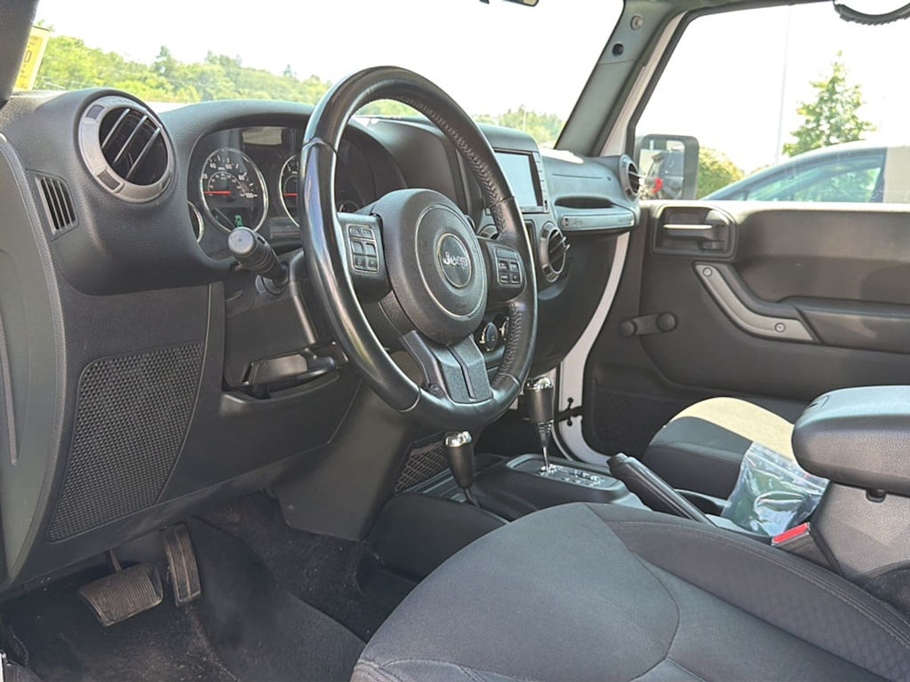 Thumbnail: 2017 Jeep Wrangler - 6