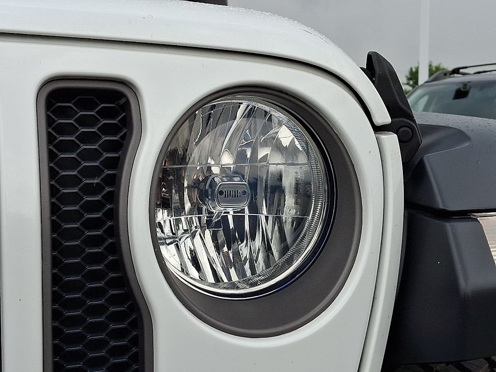 Thumbnail: 2020 Jeep Wrangler - 15