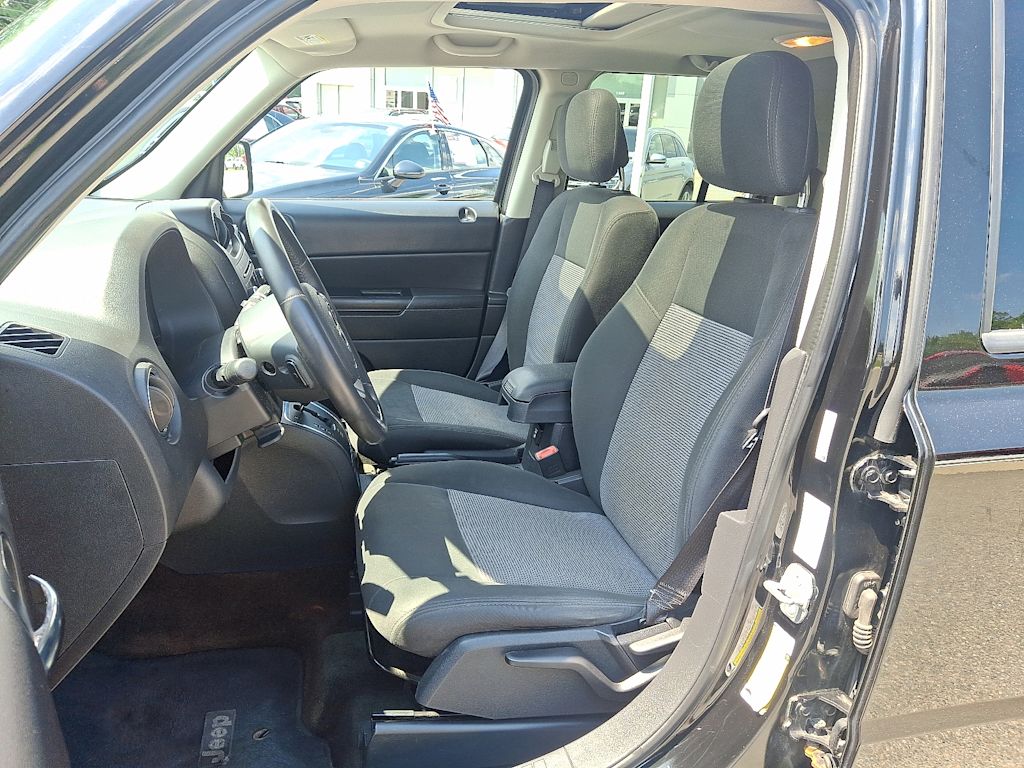 Thumbnail: 2014 Jeep Patriot - 10