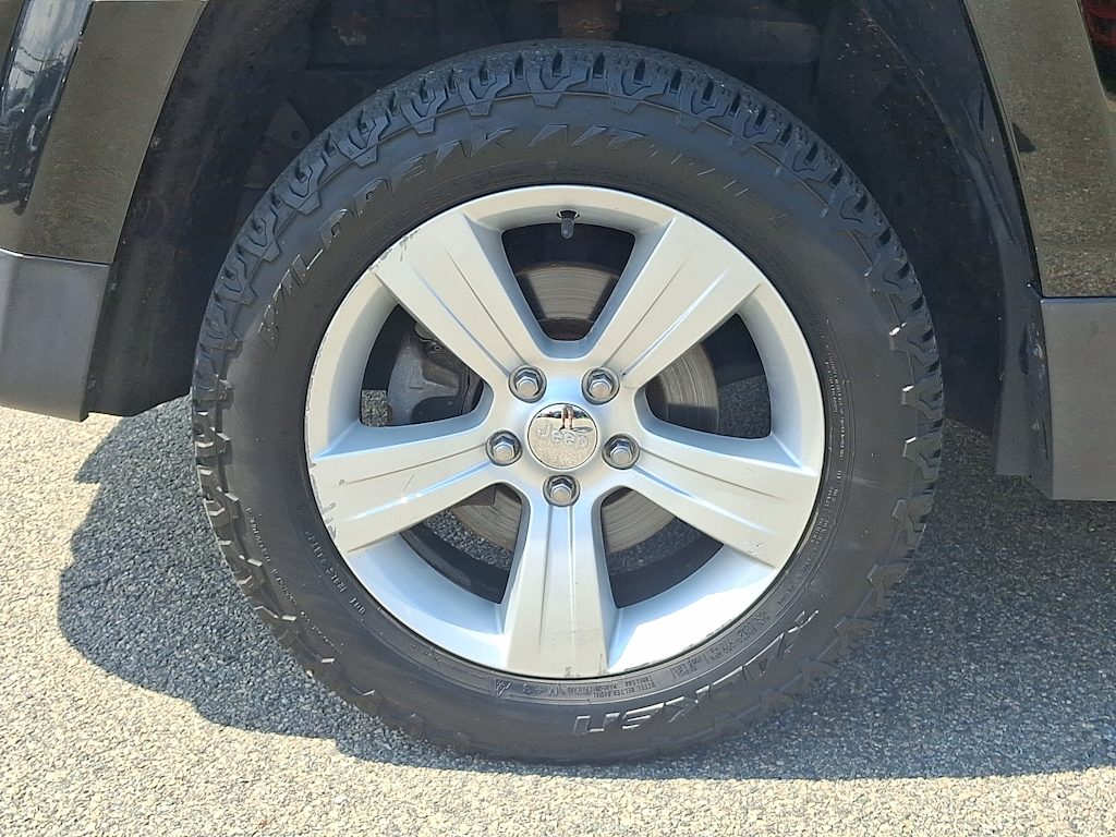 Thumbnail: 2014 Jeep Patriot - 8