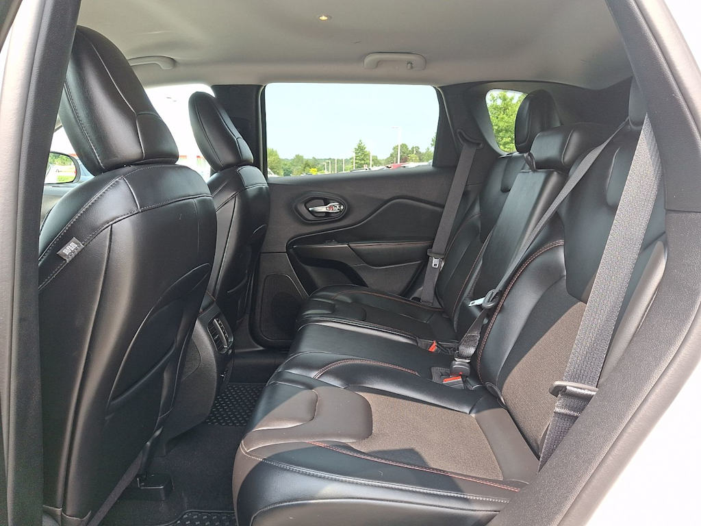 Thumbnail: 2021 Jeep Cherokee - 9