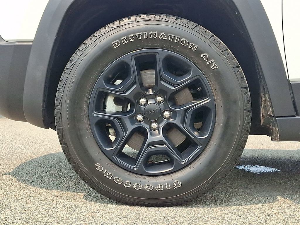 Thumbnail: 2021 Jeep Cherokee - 7