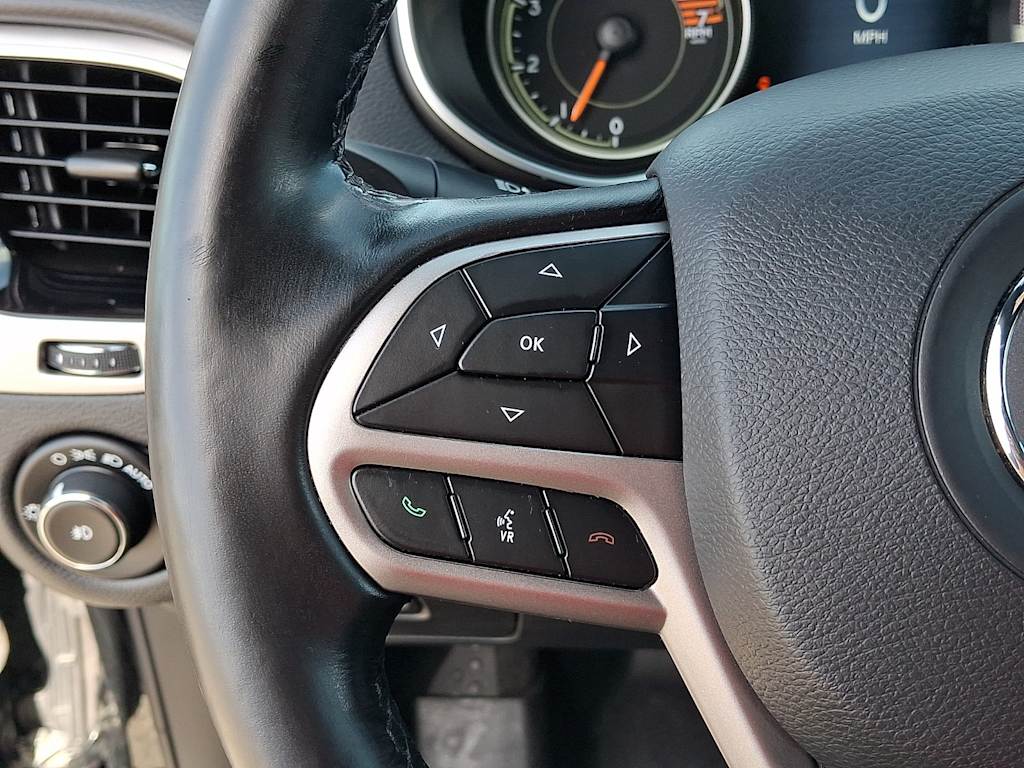 Thumbnail: 2020 Jeep Cherokee - 26