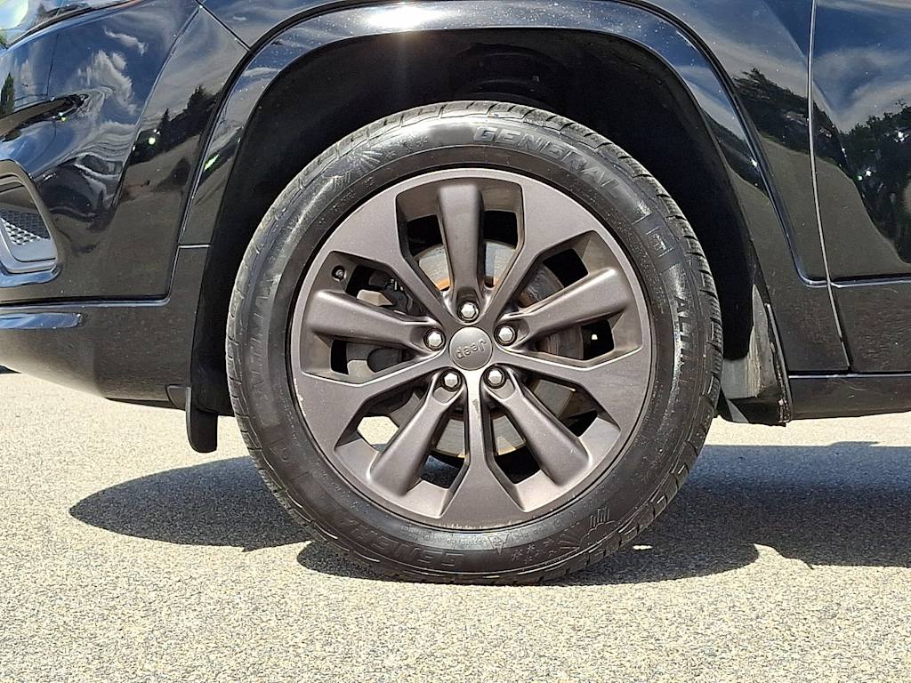 Thumbnail: 2020 Jeep Cherokee - 8