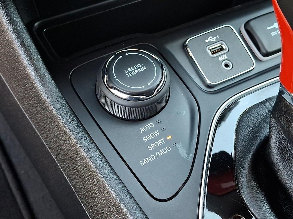 Thumbnail: 2019 Jeep Cherokee - 29