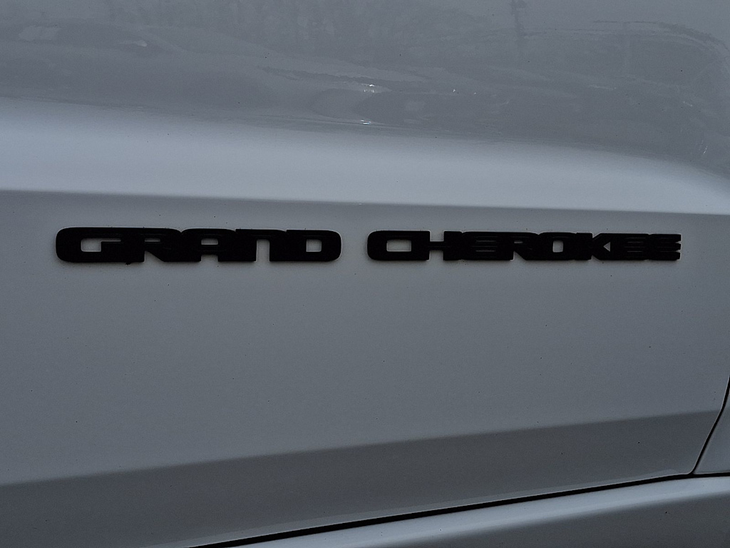Thumbnail: 2021 Jeep Grand Cherokee - 31