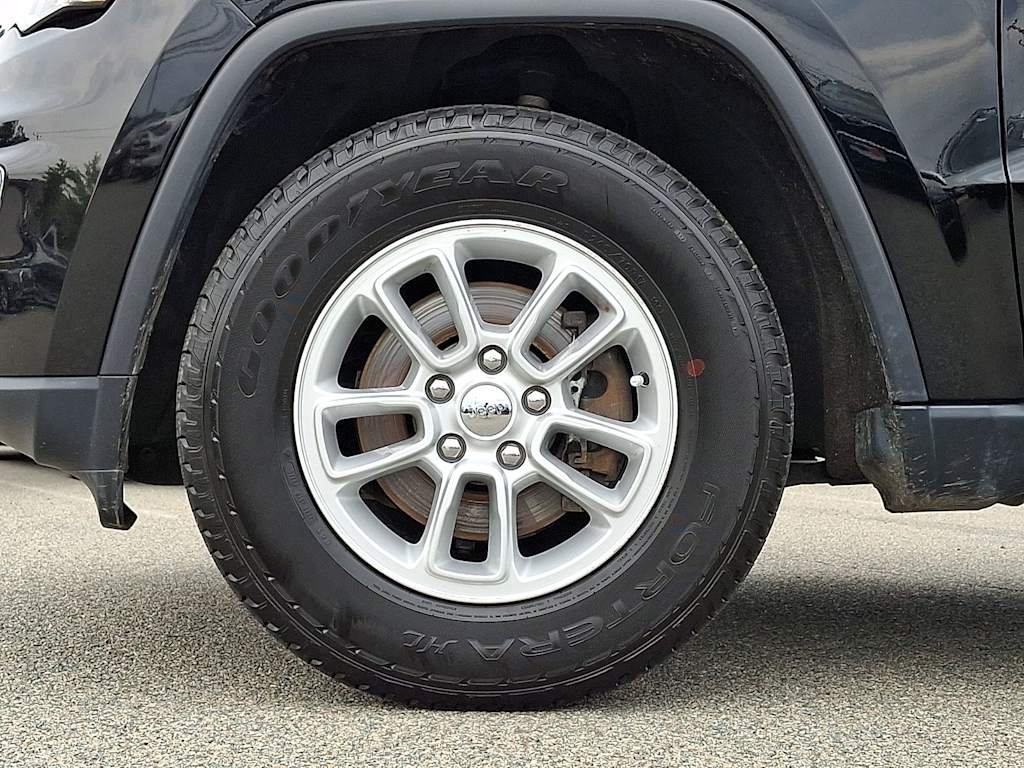 Thumbnail: 2019 Jeep Grand Cherokee - 8