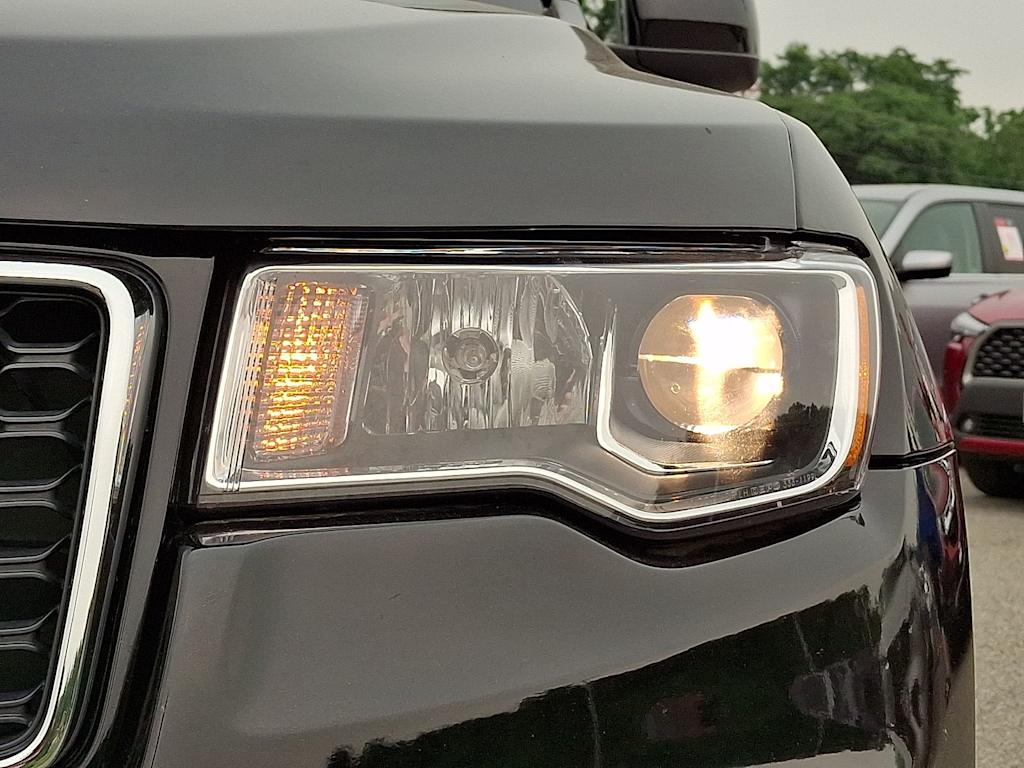 Thumbnail: 2017 Jeep Grand Cherokee - 17