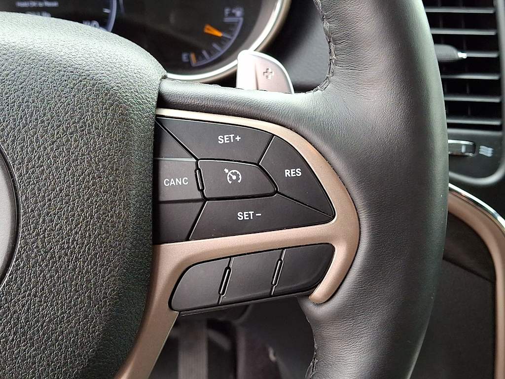 Thumbnail: 2017 Jeep Grand Cherokee - 23
