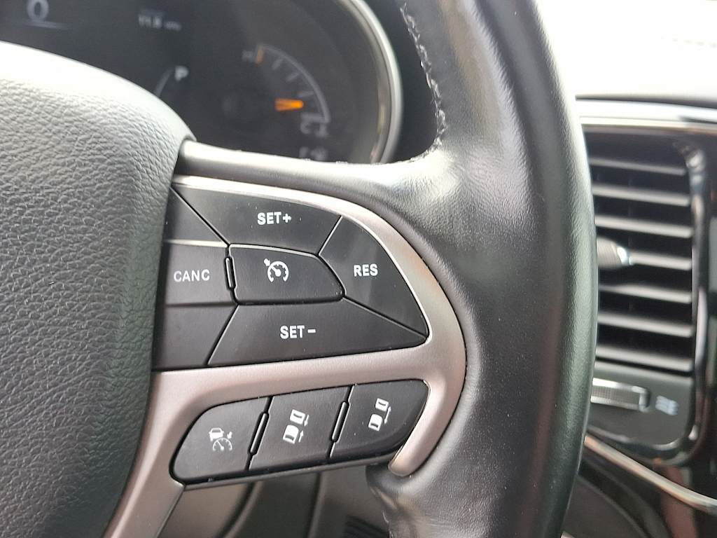 2021 Jeep Grand Cherokee Overland 27
