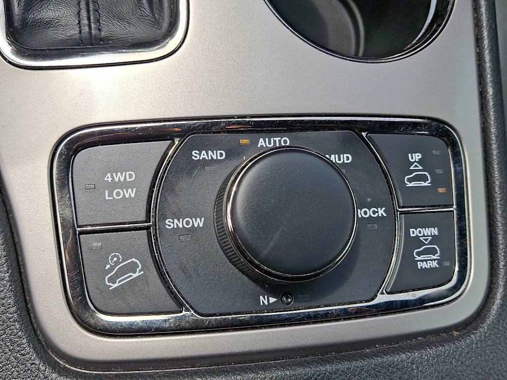 2021 Jeep Grand Cherokee Overland 28
