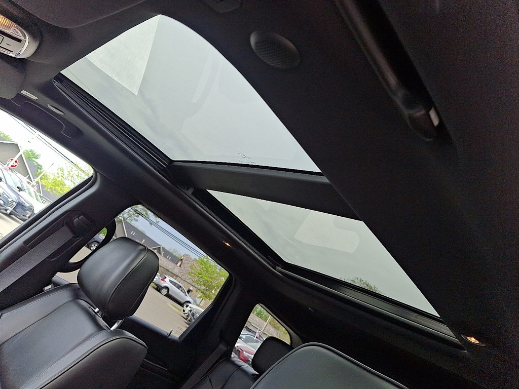 2021 Jeep Grand Cherokee Overland 22