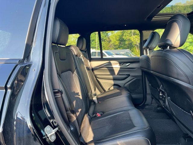 Thumbnail: 2023 Jeep Grand Cherokee - 21