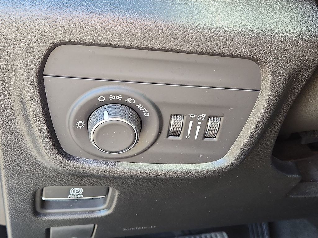 Thumbnail: 2023 Jeep Grand Cherokee - 24