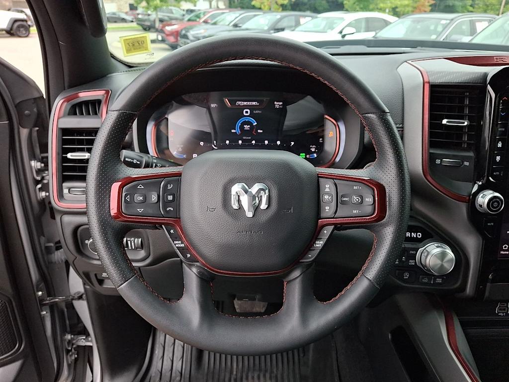 Thumbnail: 2025 RAM 1500 - 9
