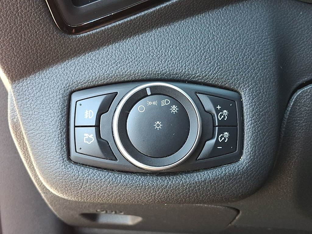 Thumbnail: 2016 Ford Escape - 29