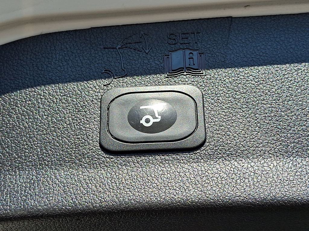 Thumbnail: 2016 Ford Escape - 30