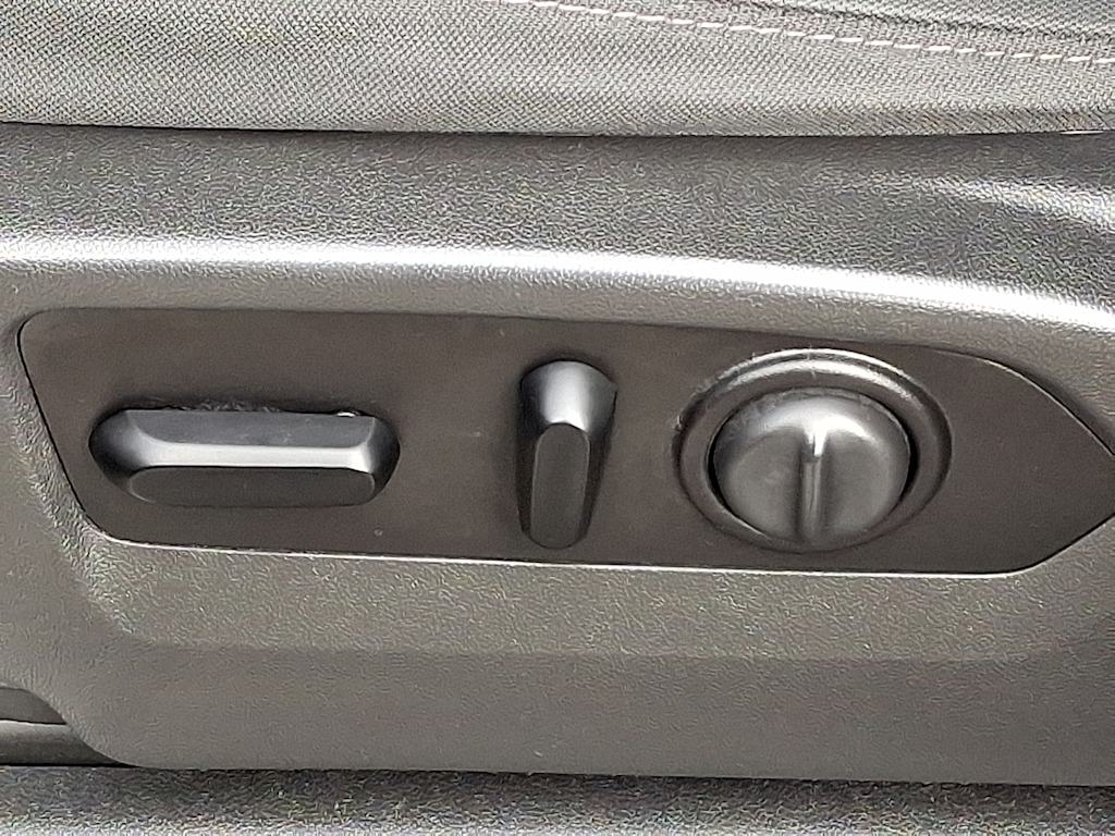 Thumbnail: 2020 Chevrolet Silverado 1500 - 27