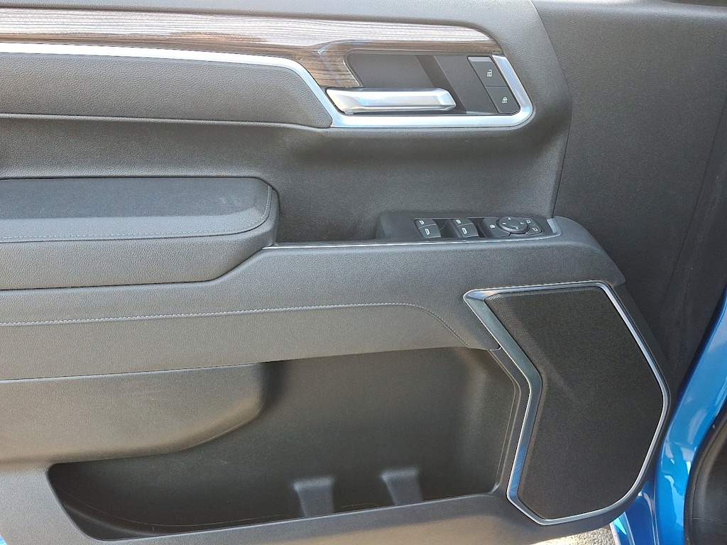 Thumbnail: 2025 Chevrolet Silverado 1500 - 18