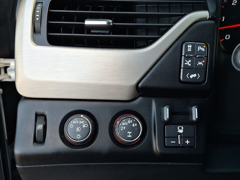 Thumbnail: 2016 GMC Yukon - 32